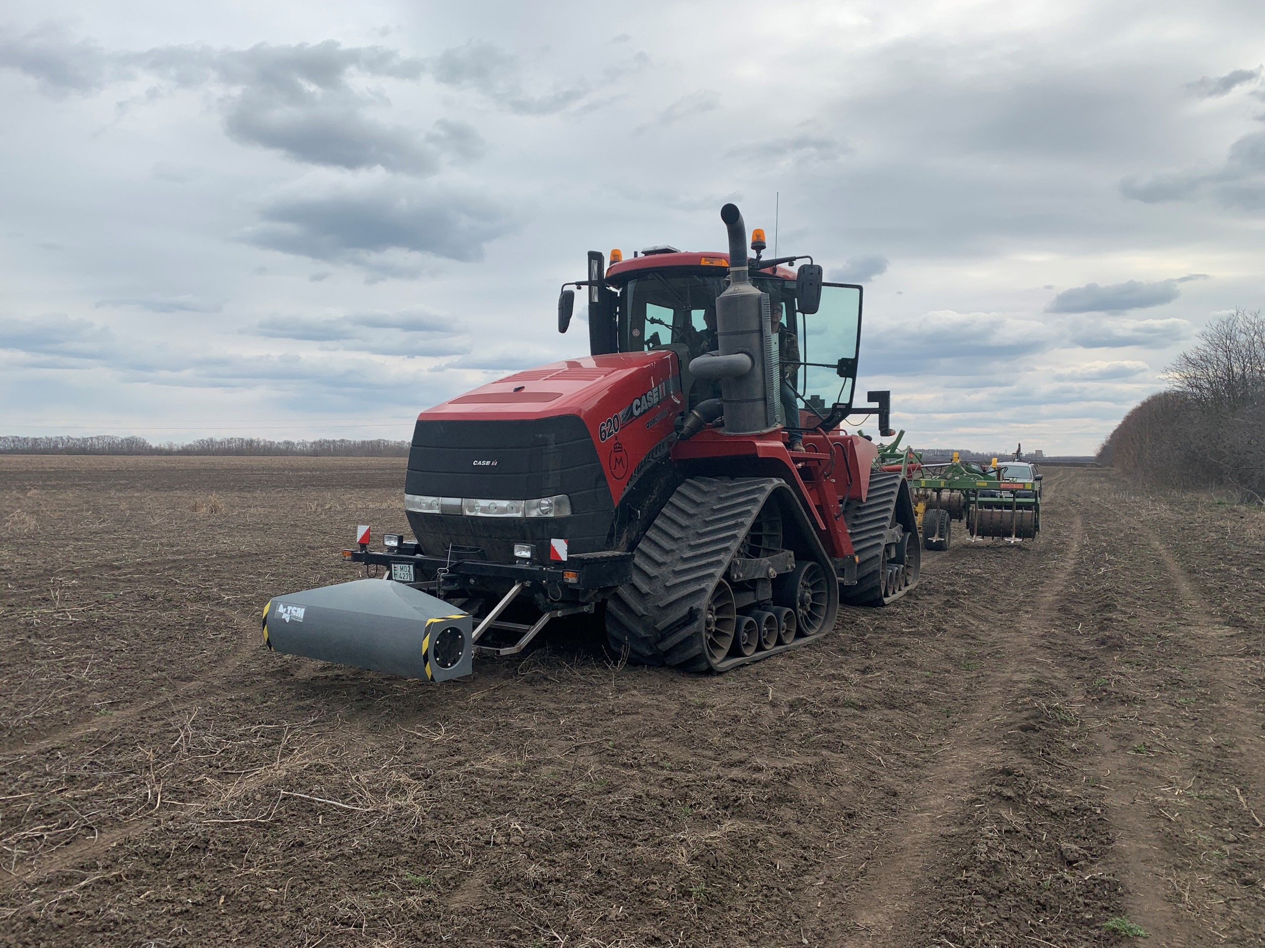 TSM Topsoil mapper a traktoron Mezőhegyes határában, a Nemzeti Ménesbirtok és Tangazdaság Zrt. egyik termőterületén