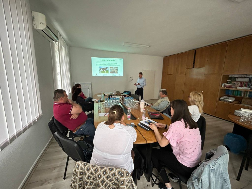 A csütörtöki DAA Plusz programon dr. Húth Balázs, az Állattudományi Tanszék vezetője tartott ismeretátadást az állattenyésztés digitalizációs megoldásairól
