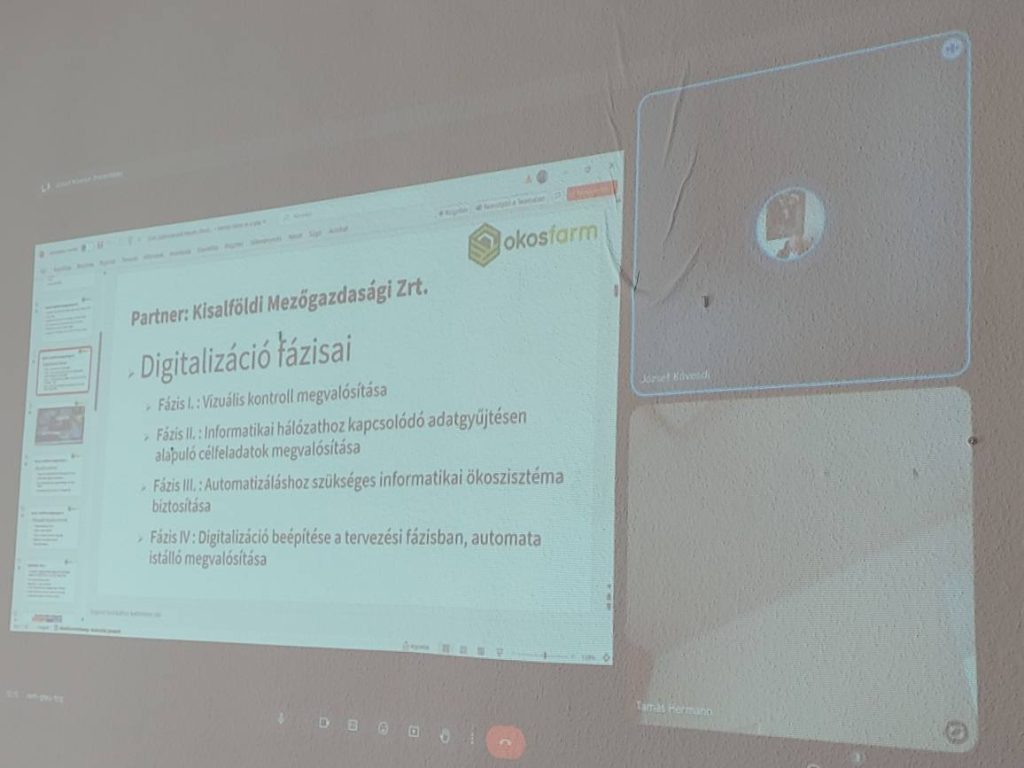 Kövesdi József, az OkosFarm rendszert megvalósító Senit Kft. ügyvezetője online előadásában részletesen beszélt az agrárinformatika állattartó telepeken alkalmazott megoldásairól