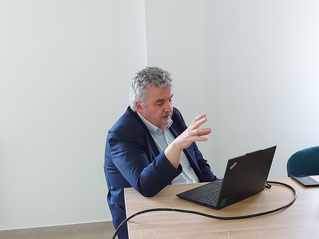 A Digitalizációs Gazdaság Fejlesztési Terv készítéséhez szükséges feltételekről is sok ismeretet adott át Varga Péter Miklós, a Cibus Hungaricus Alapítvány főtitkára a DAA Plusz mosonmagyaróvári képzésén
